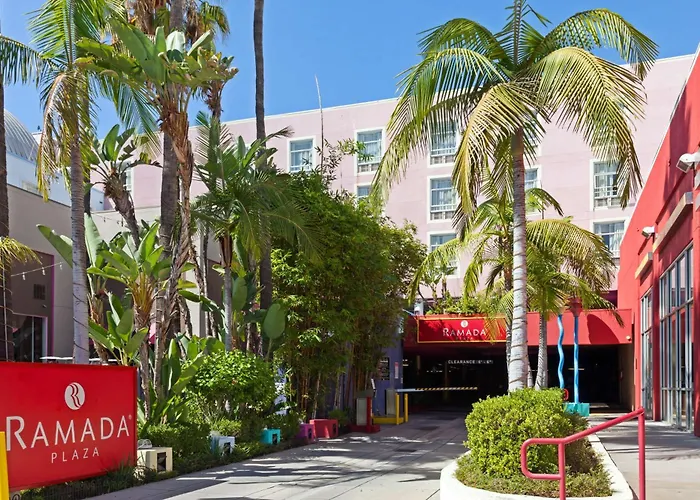 Ramada Plaza By Wyndham West Hollywood Hotel & Suites