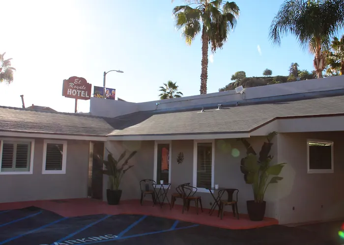 El Royale Gardens Near Universal Studios